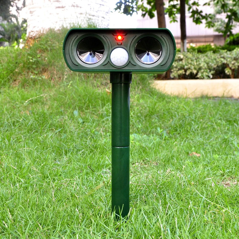 Ultrasonic Solar Pest Repeller Motion Sensor Repellent Waterproof Garden Farm