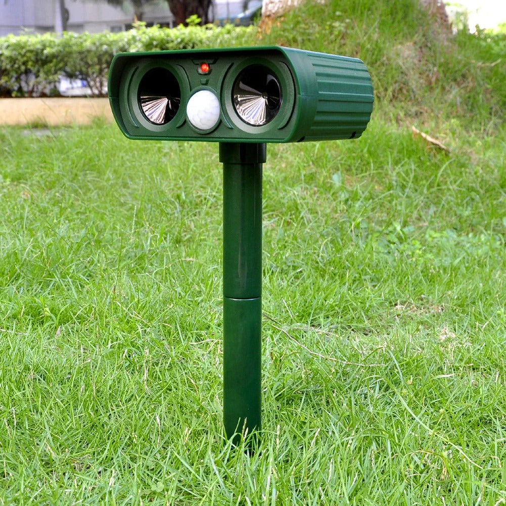 Ultrasonic Solar Pest Repeller Motion Sensor Repellent Waterproof Garden Farm